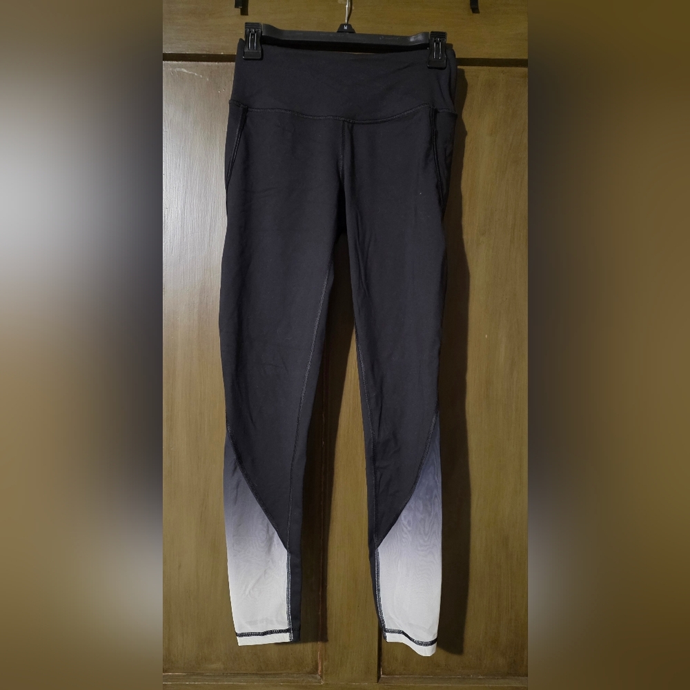 Victoria's Secret Ombre Black to White Leggings